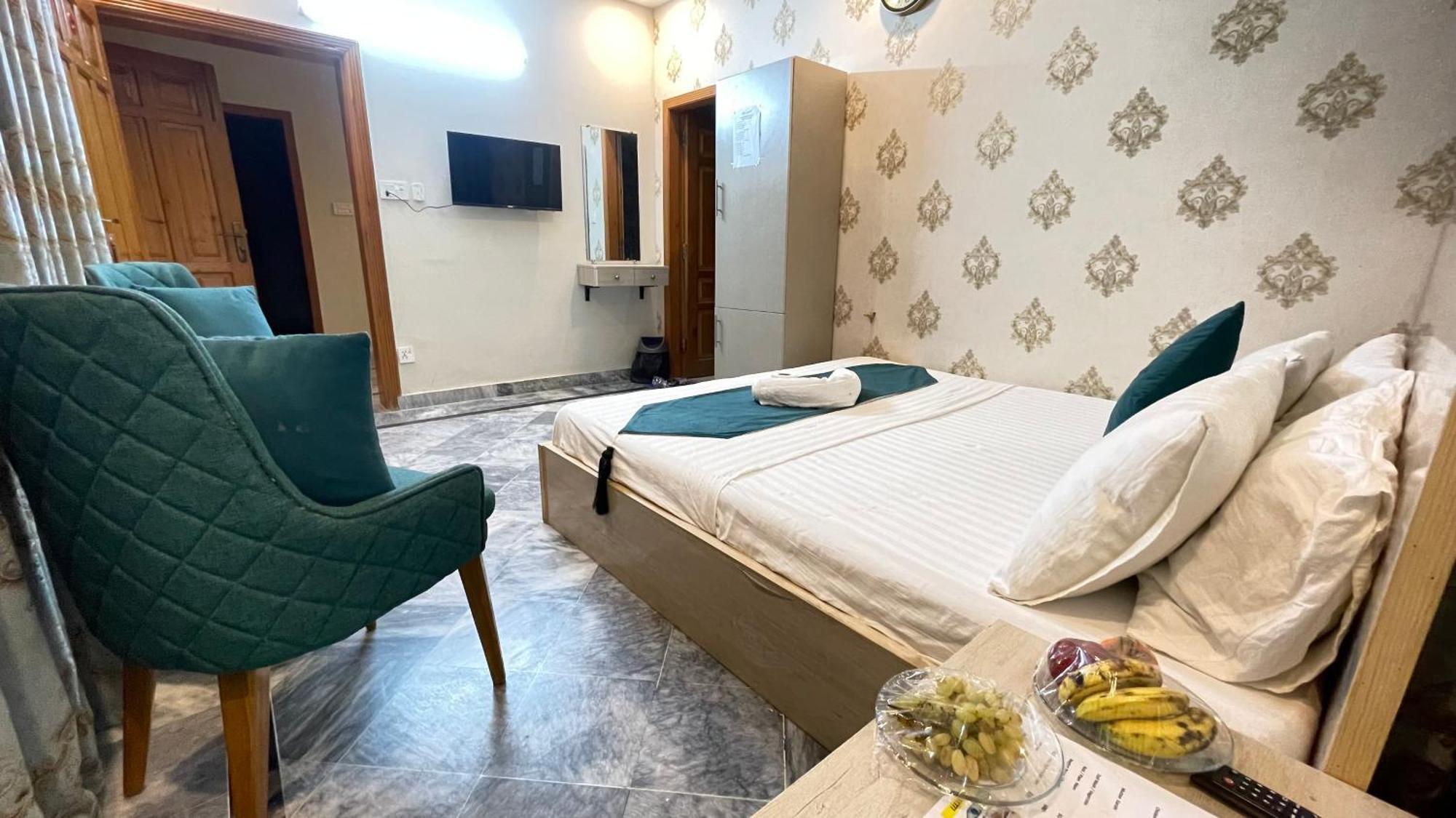 Midways Guest House And Hotels İslamabad Dış mekan fotoğraf
